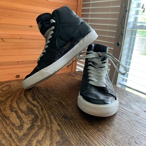 Rare 2009 X-Girl x Bearbrick x Nike Blazer Black Sequined Sneakers, Womens 7.5 - Picture 6 of 10